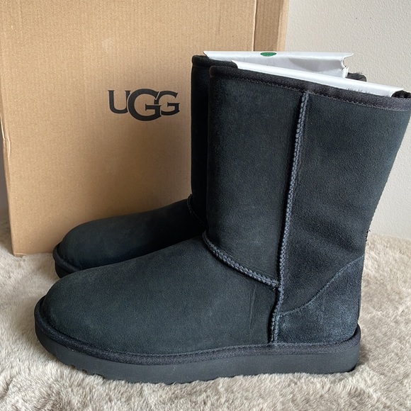 UGG - Women’s Classic Short ll / winter boots - Picture 6 of 6